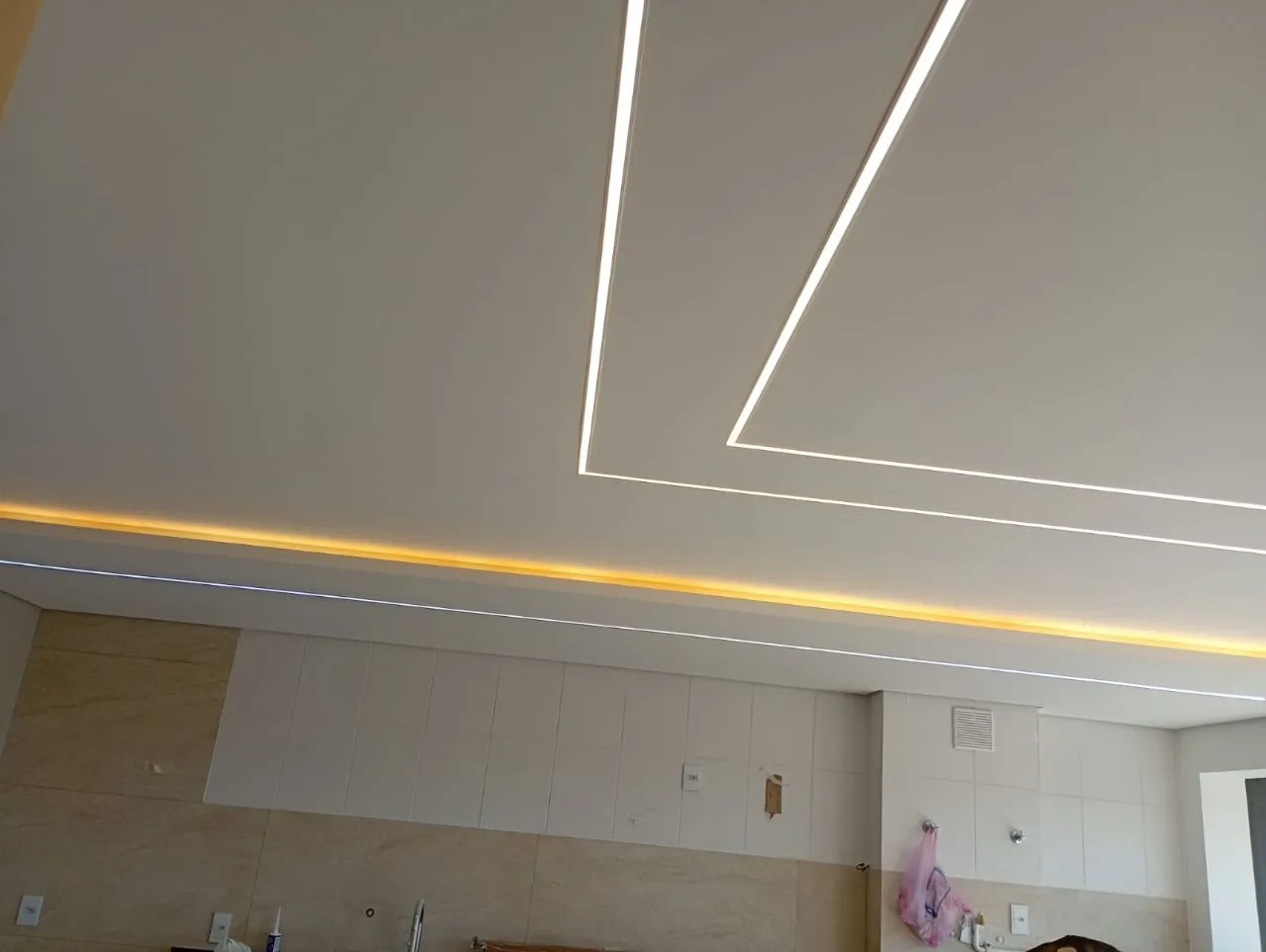 Sanca com Fita de LED Dupla