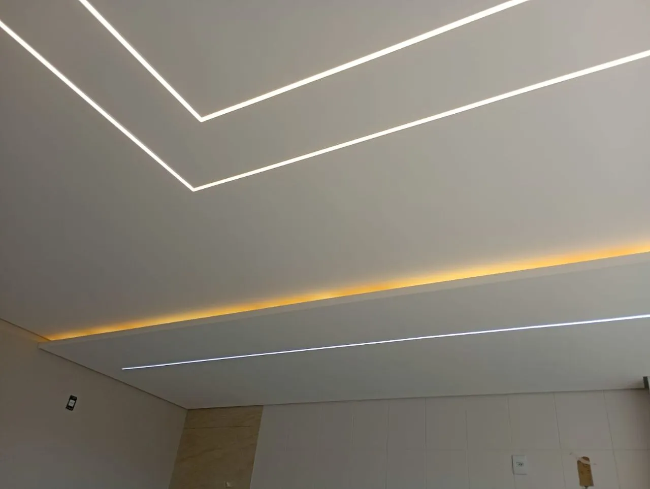 Sanca com LED Duplo Tom